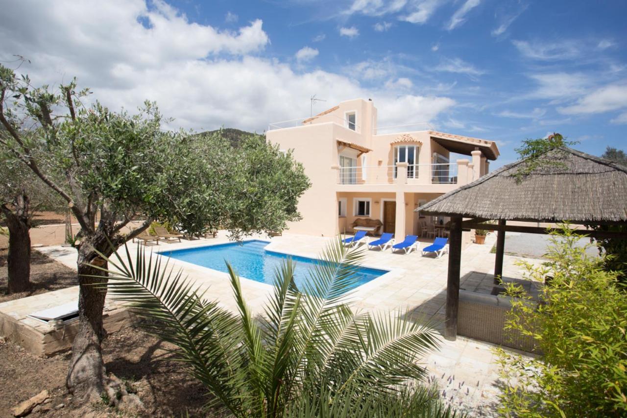 Villa Tom Is Near To Playa Den Bossa Sant Jordi de ses Salines Luaran gambar