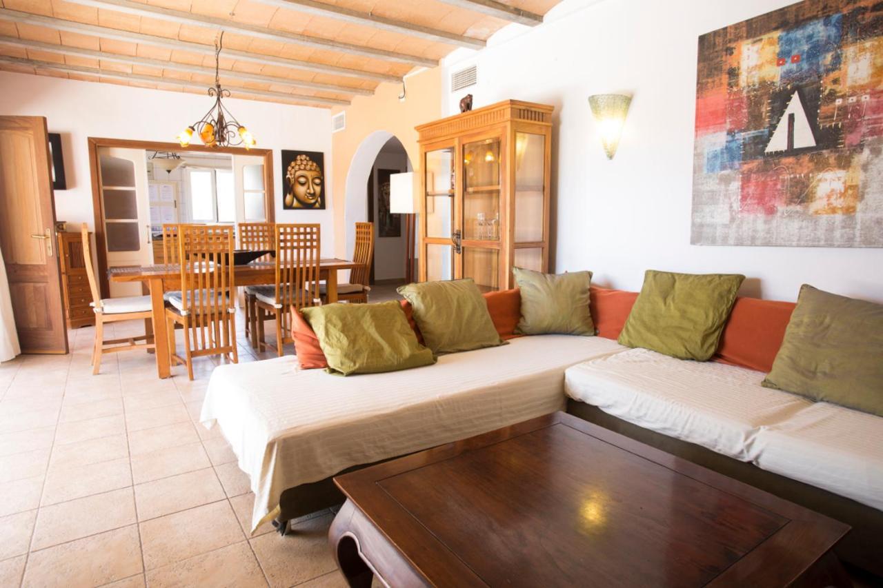 Villa Tom Is Near To Playa Den Bossa Sant Jordi de ses Salines Luaran gambar