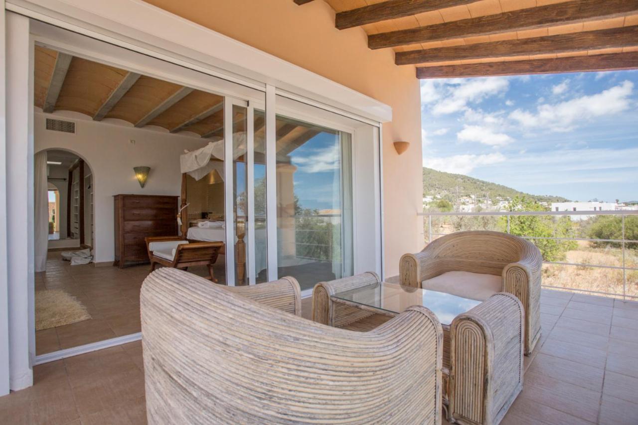 Villa Tom Is Near To Playa Den Bossa Sant Jordi de ses Salines Luaran gambar