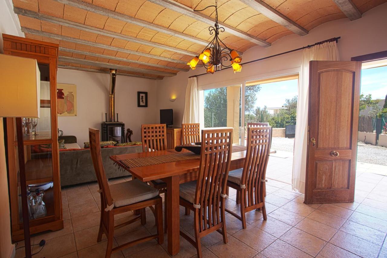 Villa Tom Is Near To Playa Den Bossa Sant Jordi de ses Salines Luaran gambar